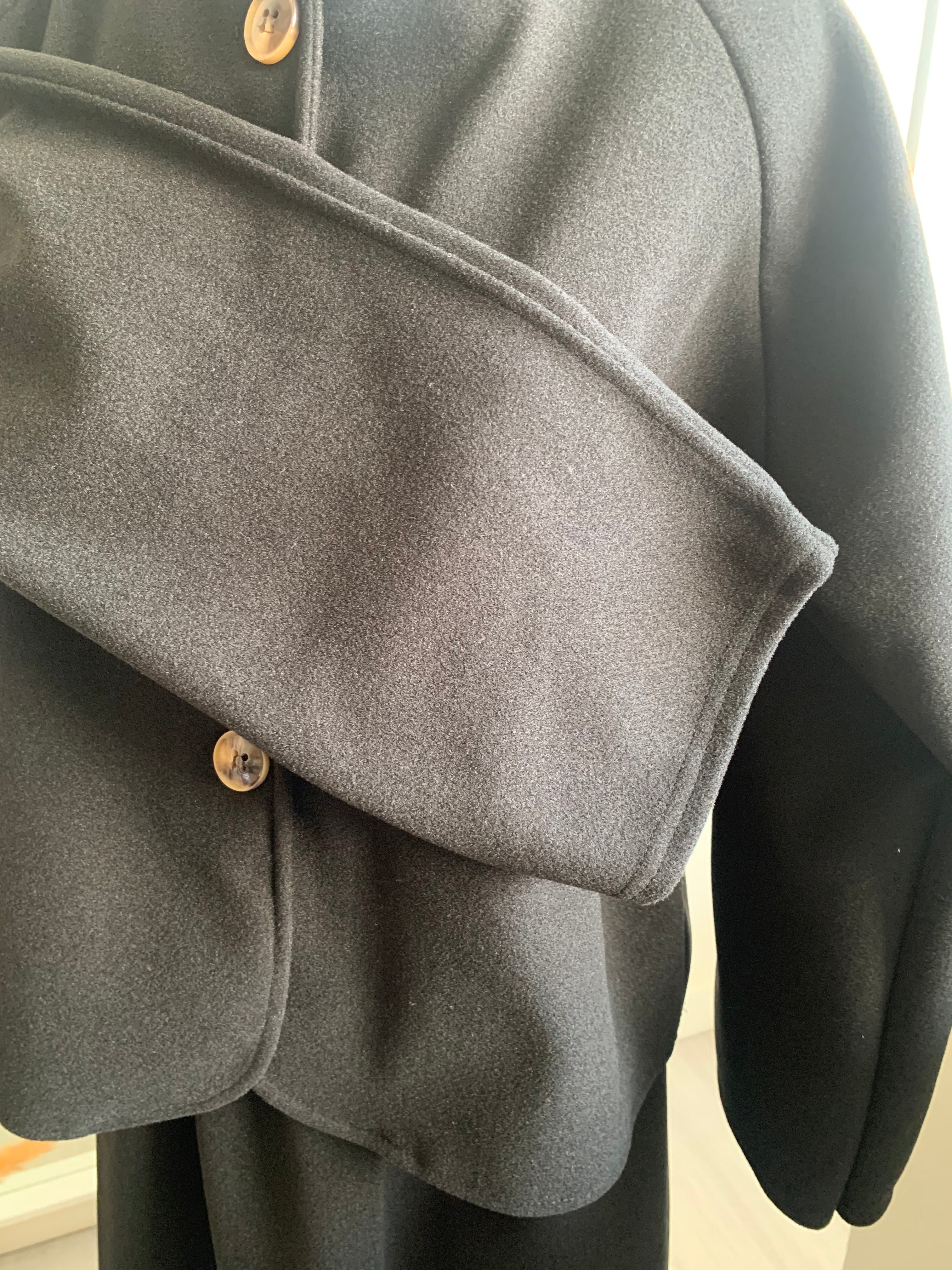 ENSEMBLE NOIR GILET AVEC BOUTONS + JUPE