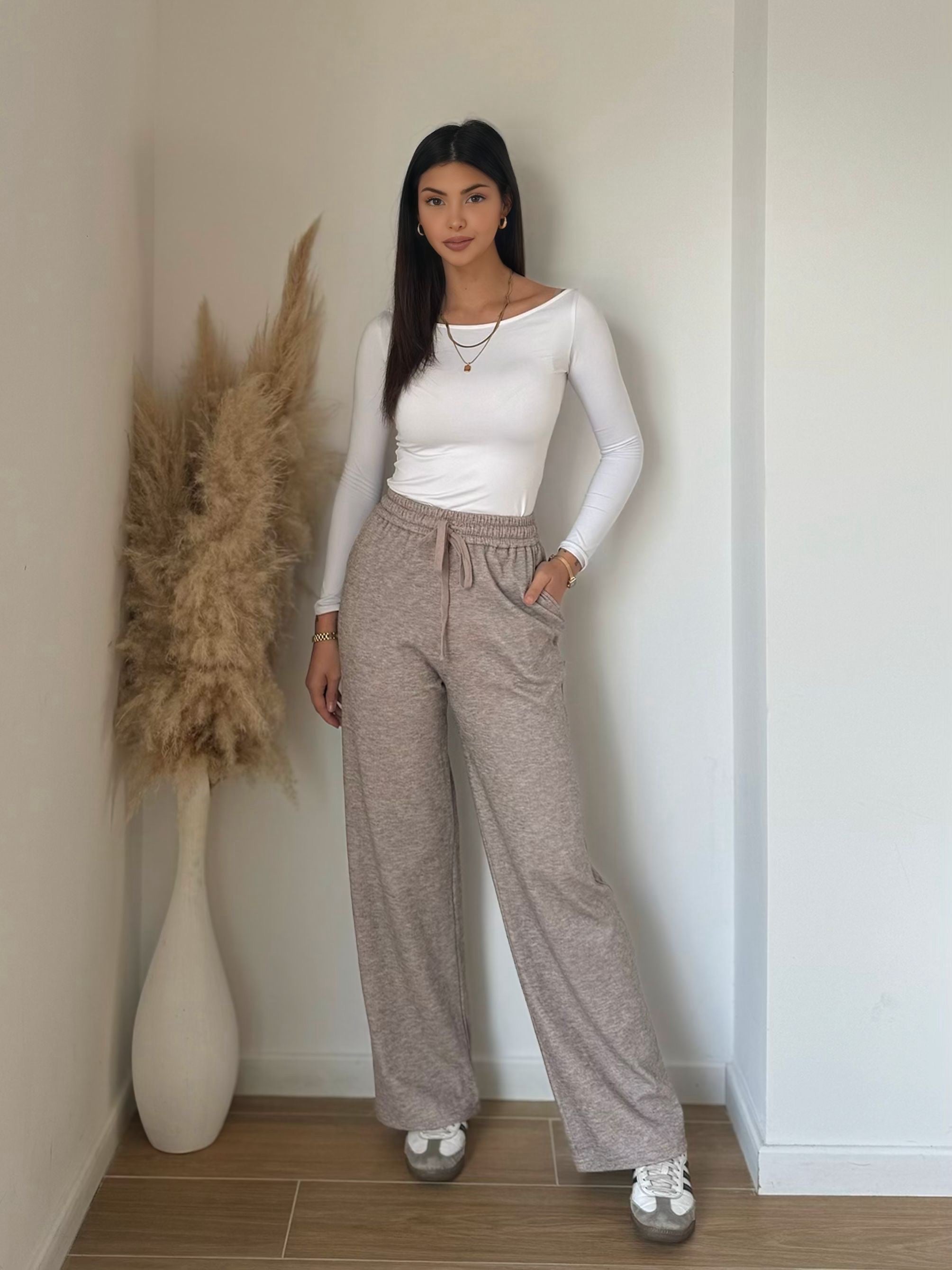 Pantalon large d’hiver taupe – taille haute & ultra confortable