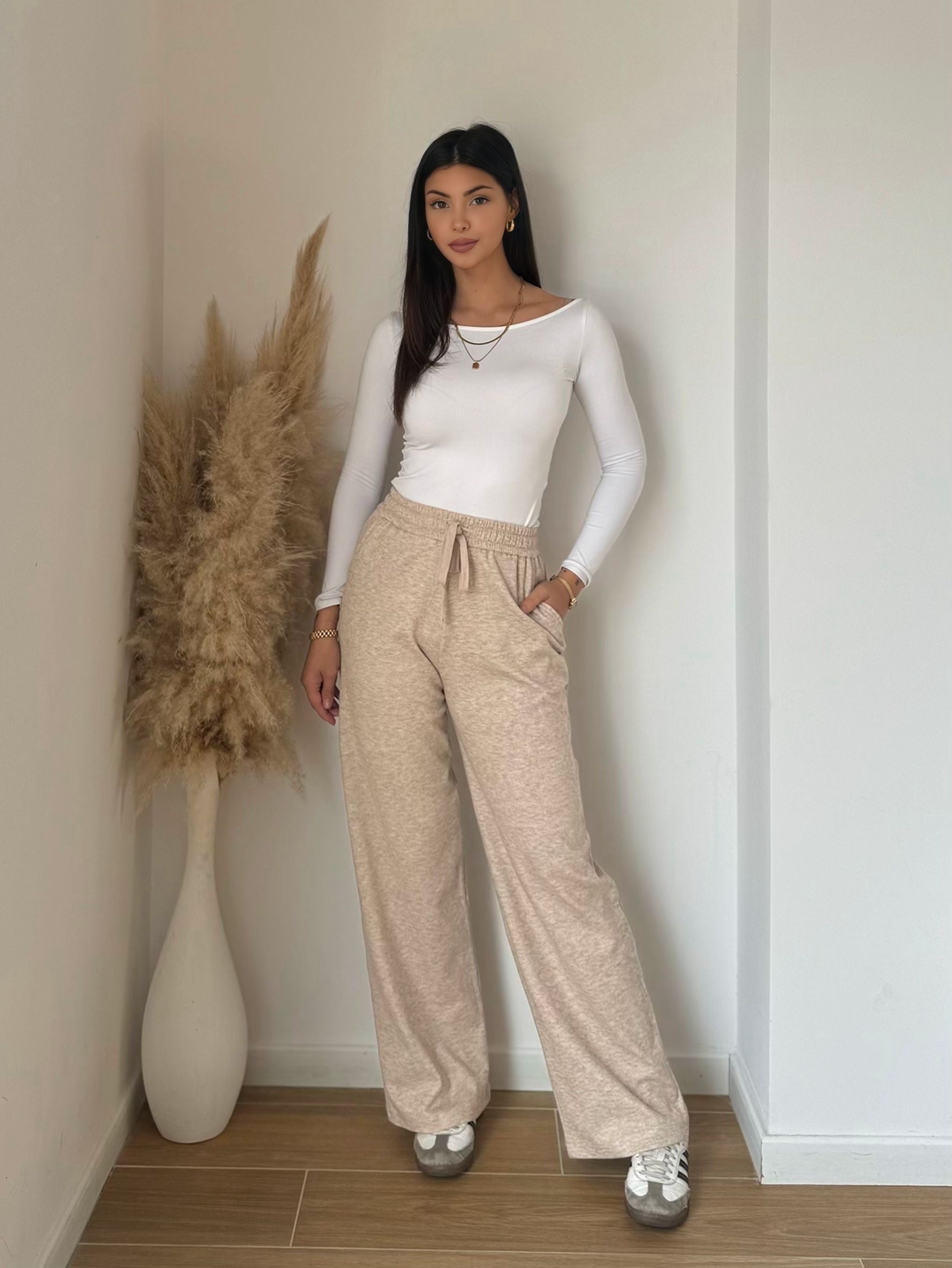 Pantalon large d’hiver beige taupe – confortable & élégant