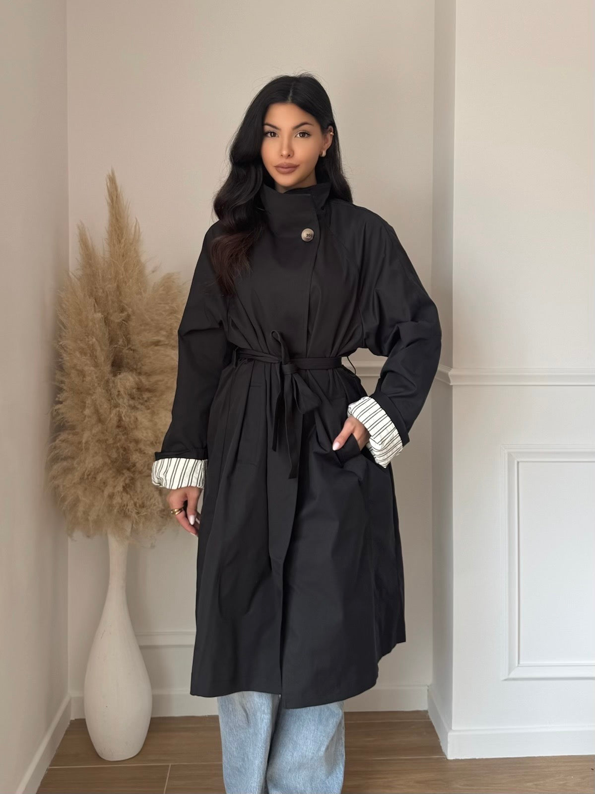 Trench oversize noir tendance col montant – chic & intemporel
